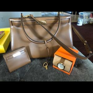 Tory Burch Lee Radziwill Purse and Wallet with matching Watch.
